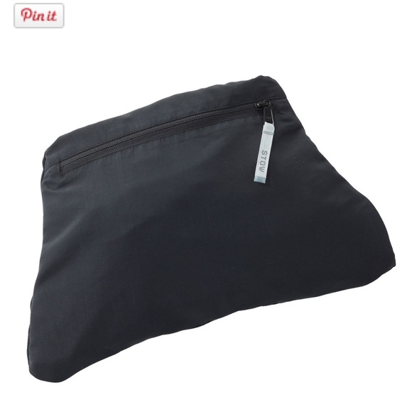 LL Bean Women's Mountain Classic Anorak. Size Medium. Black. - Picture 4 of 12